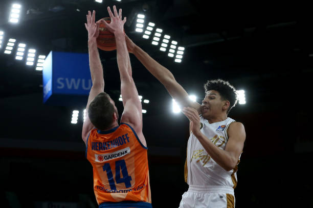 但最终因财 但最终因财