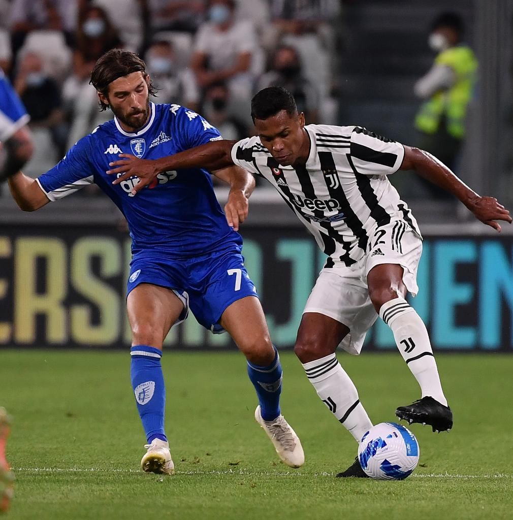 分别花落两 分别花落两